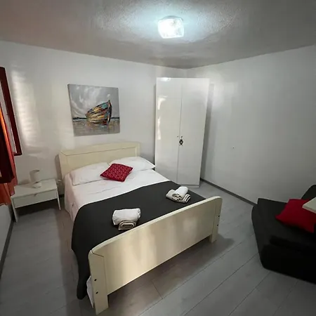 Luna Apartament *